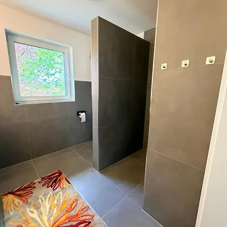Apartment Noahs Ferienoase - Penthouse Mit Aufzug