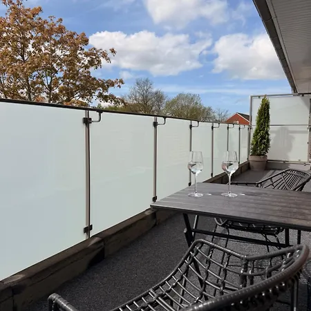Noahs Ferienoase - Penthouse Mit Aufzug Apartment Schortens